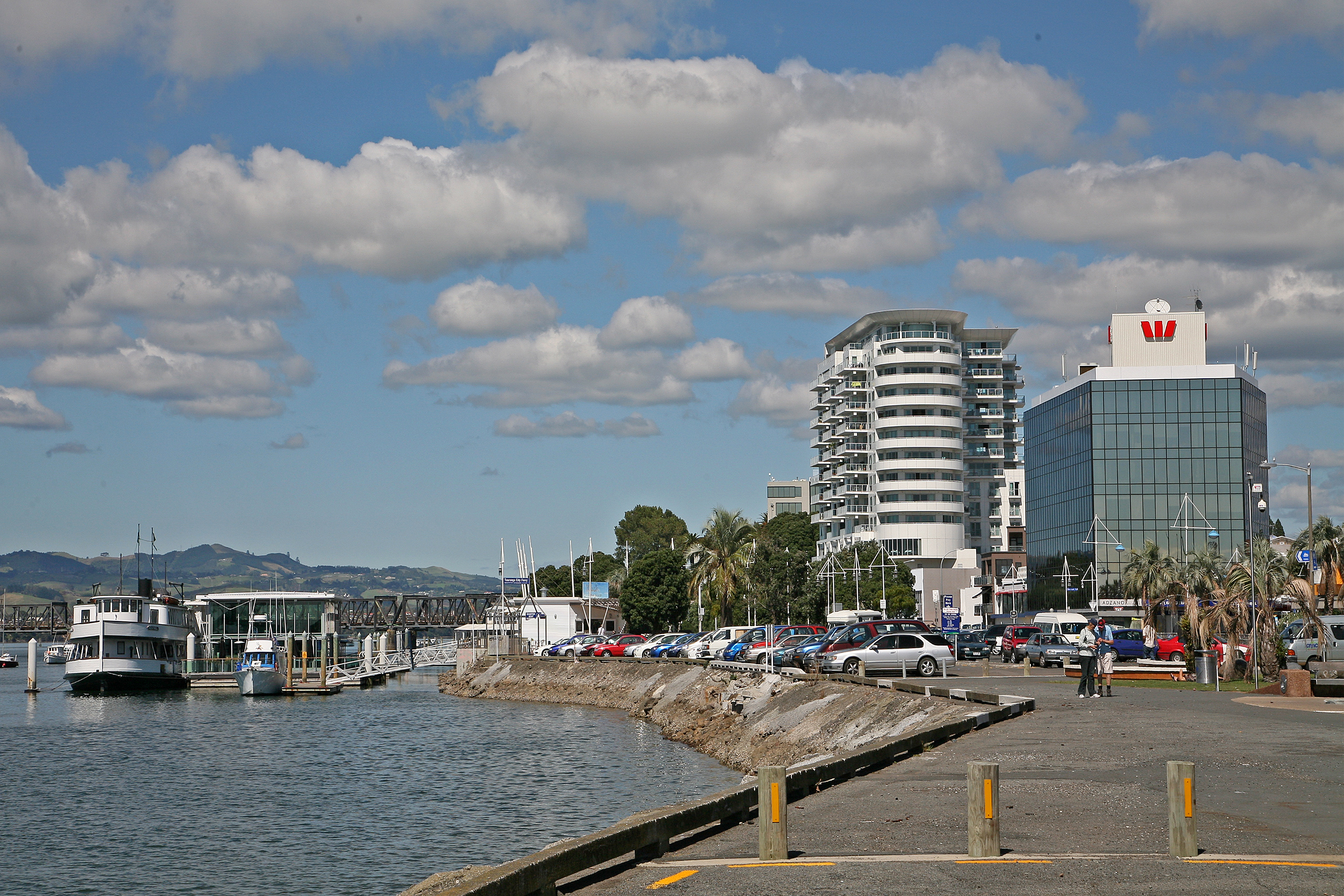 Tauranga New Zealand - campervan hire is available from this town