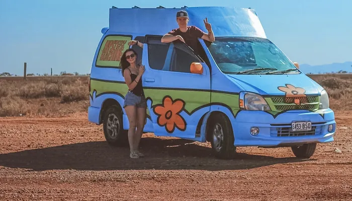 Mystery Machine 2-3 campervan